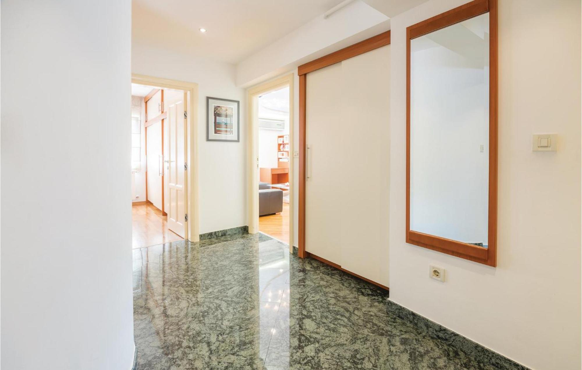 Cozy Apartment In Rijeka With Kitchen Dış mekan fotoğraf